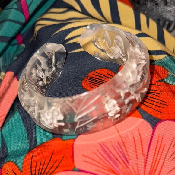 Floral‎ Joyce Francis lucite bracelet